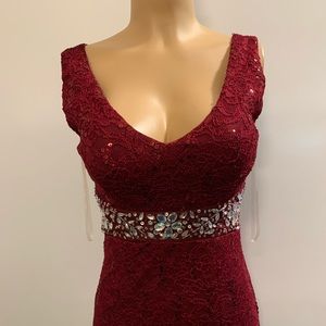 Women junior burgundy lace sequins V neck bodycon mermaid maxi dress size (M)